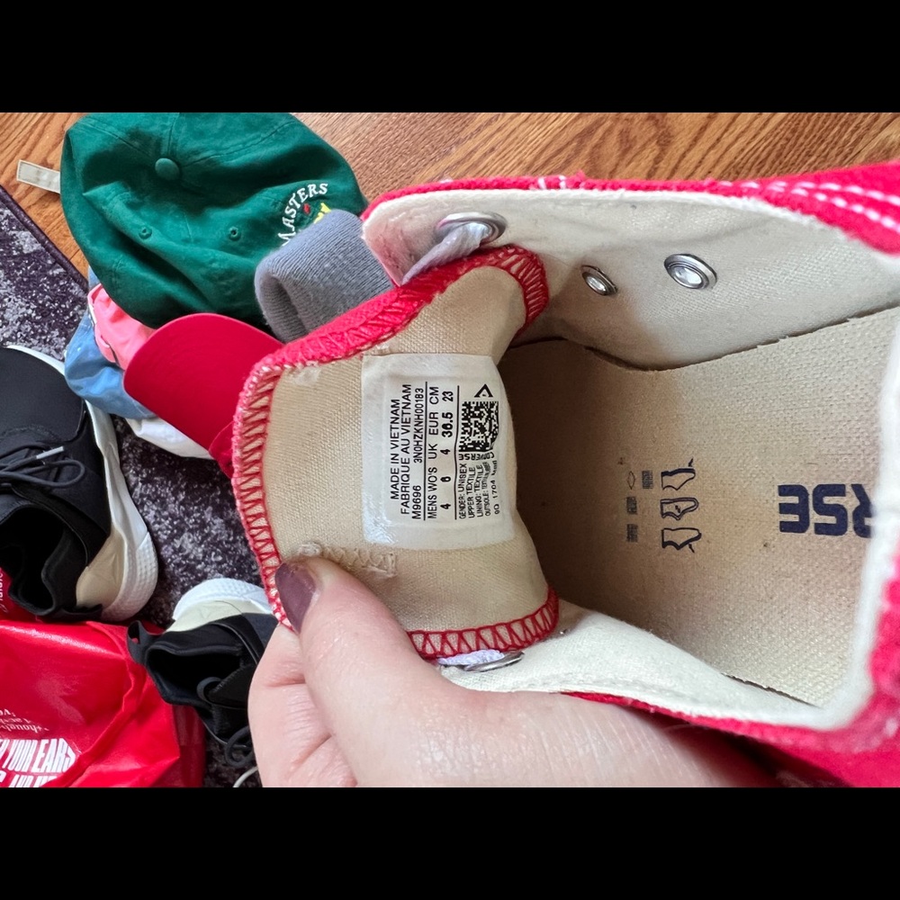 Red Converse - Picture 4 of 4